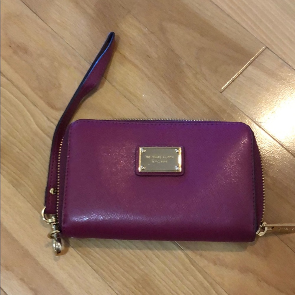 Michael Kors ZIP Wallet - purple